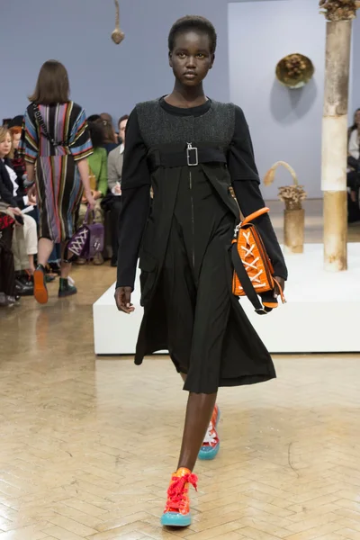 Look 4